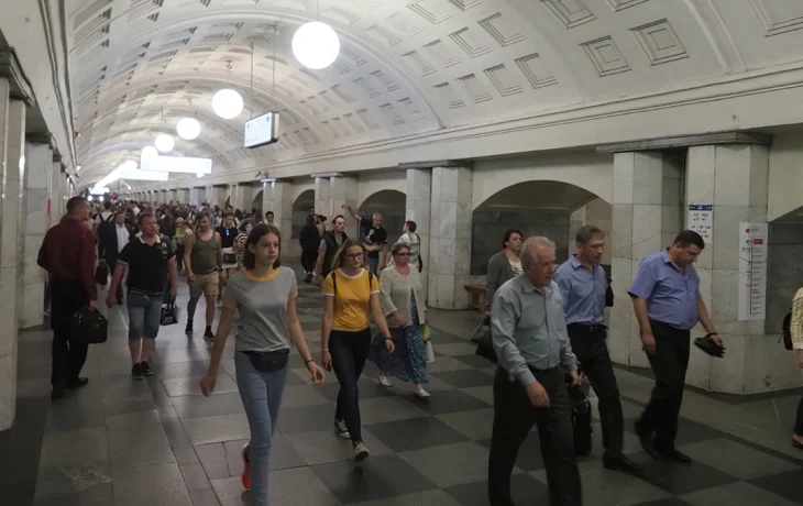 Ряд станций метро в центре Москвы будут работать только на вход 9 мая Ряд станций метро в центре Москвы будут работать только на вход 9 мая