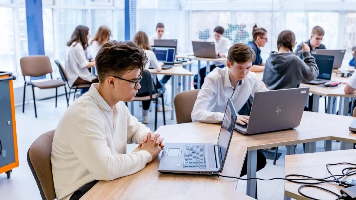 Сергей Собянин: Сервисами МЭШ пользуются более пяти миллионов раз в день Сергей Собянин: Сервисами МЭШ пользуются более пяти миллионов раз в день