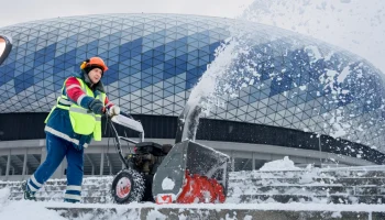 Коммунальные службы Москвы в круглосуточном режиме устраняют последствия самого мощного за полвека б