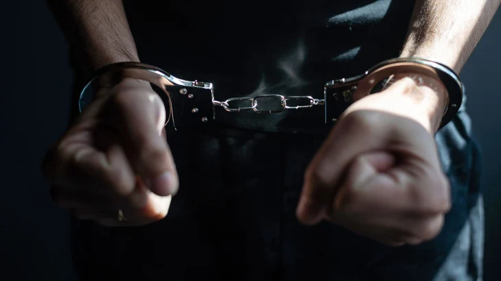 Силовики задержали мужчину за нападение на девушку в парке на западе Москвы Силовики задержали мужчину за нападение на девушку в парке на западе Москвы