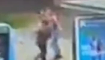Мужчина ударил удочкой незнакомца в столичном районе Люблино, а затем ограбил его