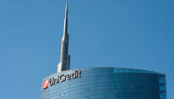 Глава UniCredit заявил, что конец боев на Украине поможет банку уйти с рынка РФ