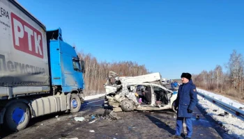 Четыре человека погибли в ДТП с фурой в Приамурье
