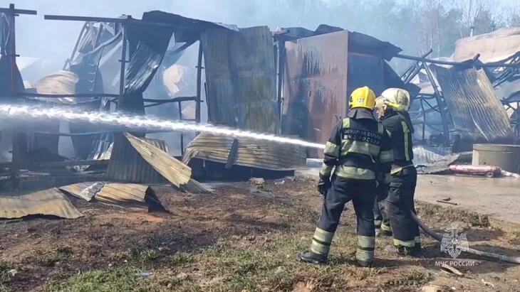 Пожар на складе в подмосковном Раменском потушили