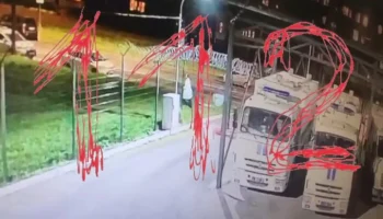 Блогер попыталась поджечь здание полиции в Санкт-Петербурге