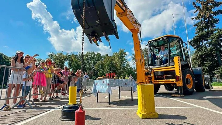 В столице пройдет экскаватор-шоу в рамках форума-фестиваля "Москва 2030" В столице пройдет экскаватор-шоу в рамках форума-фестиваля "Москва 2030"
