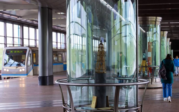 Выставка к 245-летию МИИГАиК открылась на станции метро «Воробьевы горы» Выставка к 245-летию МИИГАиК открылась на станции метро «Воробьевы горы»