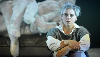 Актрису Нелли Уварову госпитализировали в Москве