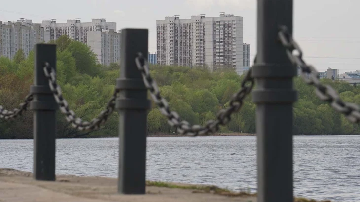 Мужчина спас девушку из Москвы-реки и чуть не погиб сам Мужчина спас девушку из Москвы-реки и чуть не погиб сам