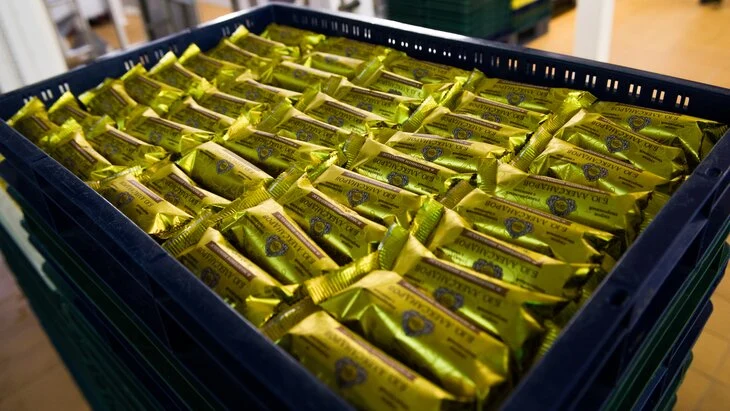 ФАС выдала предупреждение "РостАгроКомплексу" из-за сырков "Б. Ю. Александров" ФАС выдала предупреждение "РостАгроКомплексу" из-за сырков "Б. Ю. Александров"