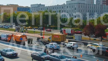 Автомобиль перевернулся на Варшавском шоссе