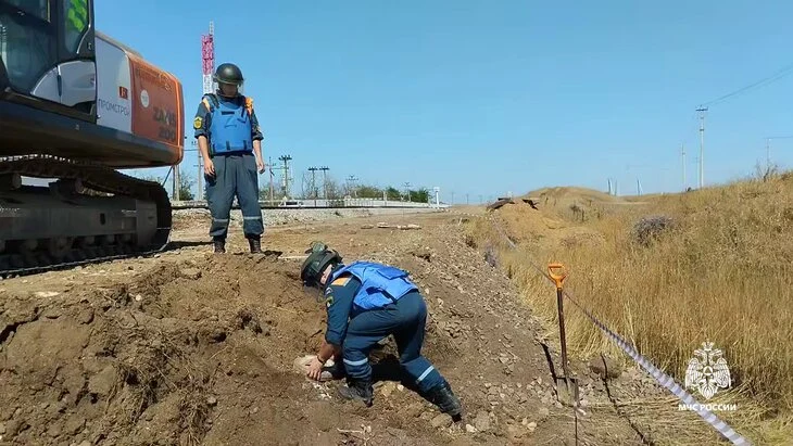 Несколько мин обезврежены возле Крымского моста Несколько мин обезврежены возле Крымского моста