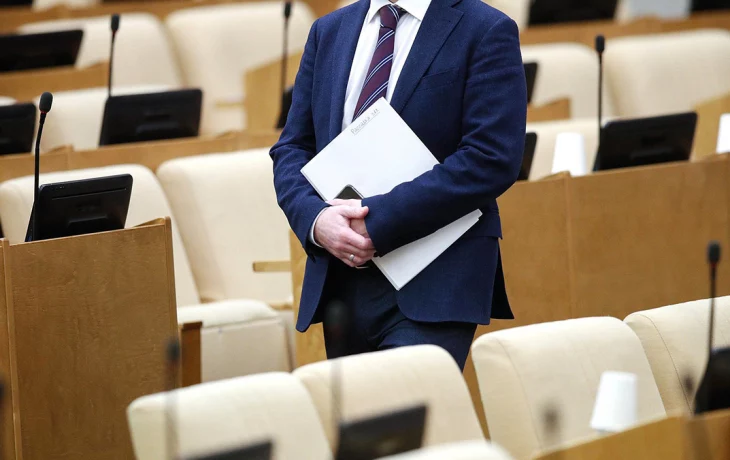 Госдума запретила увольнять одинокого родителя с ребенком до 16 лет Госдума запретила увольнять одинокого родителя с ребенком до 16 лет