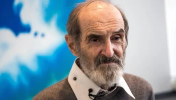 В Париже состоялась церемония прощания с российским художником Эриком Булатовым