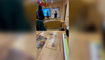 Ученица столичной школы напала на одноклассницу и классного руководителя