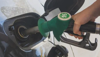 Цена бензина АИ-95 на бирже превысила 78 тыс руб за тонну