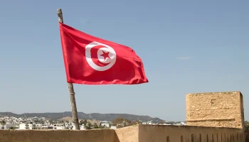 Власти Туниса третий день держат в аэропорту экипаж вертолета Ми-26