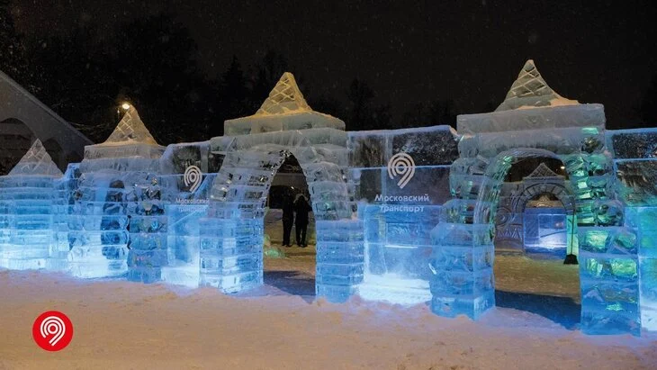 Ледяной городок открылся на Северном речном вокзале в столице Ледяной городок открылся на Северном речном вокзале в столице
