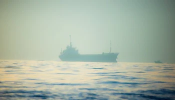 Танкер с 1 млн баррелей нефти взорвался у берегов Ливии