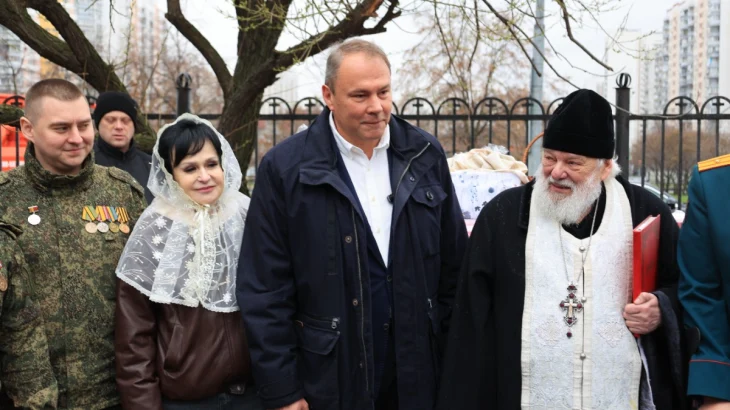 Петр Толстой и волонтеры юго-востока Москвы передали пасхальные угощения в зону СВО Петр Толстой и волонтеры юго-востока Москвы передали пасхальные угощения в зону СВО