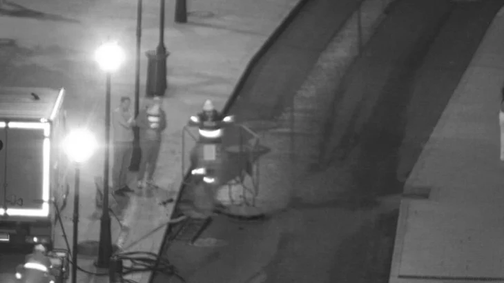 Городские службы устранили последствия прорыва трубы в центре Москвы Городские службы устранили последствия прорыва трубы в центре Москвы