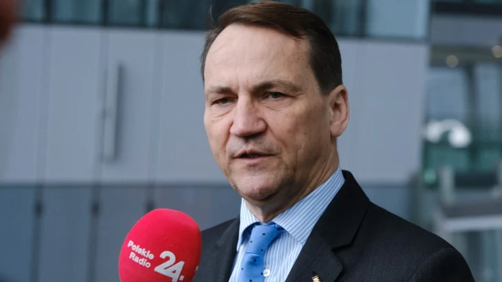 Сикорский ответил Сийярто угрозой подрыва нефтепровода «Дружба» Сикорский ответил Сийярто угрозой подрыва нефтепровода «Дружба»