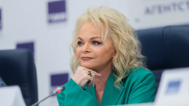 Сергей Собянин поздравил с юбилеем народную артистку РФ Ларису Долину Сергей Собянин поздравил с юбилеем народную артистку РФ Ларису Долину