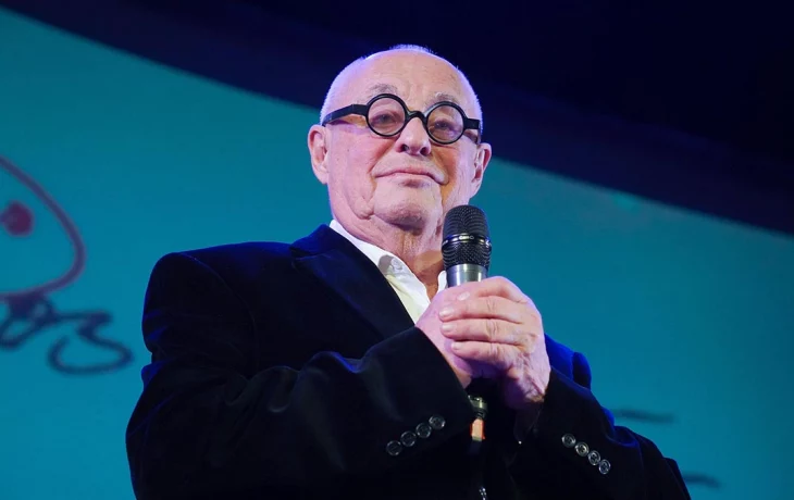 СМИ: Сценарист «Д'Артаньяна и трех мушкетеров» Розовский потерял сознание в театре СМИ: Сценарист «Д'Артаньяна и трех мушкетеров» Розовский потерял сознание в театре