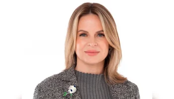 Акулова обсудила с жителями Хорошёво-Мнёвников благоустройство площадки для выгула собак