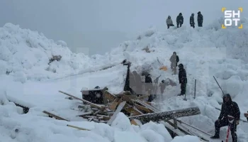 Женщину и ребенка спасли из-под снежного завала в Дагестане