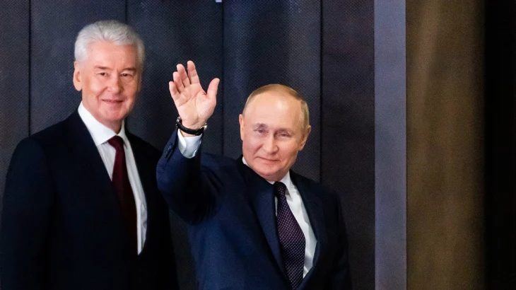 Путин поблагодарил Собянина за активное развитие школьного образования Путин поблагодарил Собянина за активное развитие школьного образования