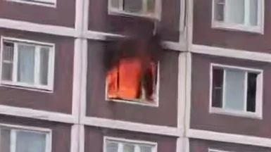 Пожар произошел в квартире многоэтажки на Литовском бульваре в Москве Пожар произошел в квартире многоэтажки на Литовском бульваре в Москве