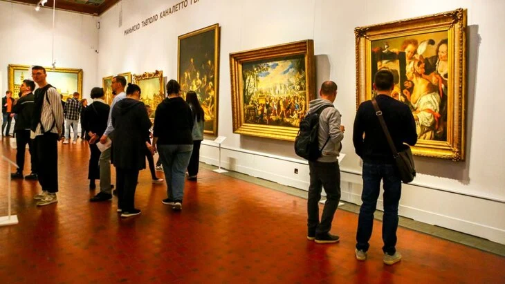 Акция "Ночь в музее" началась в Москве Акция "Ночь в музее" началась в Москве