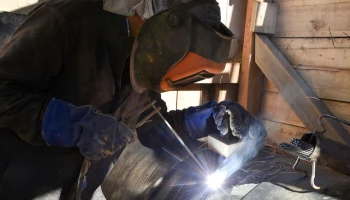 Половину работ по реконструкции газопроводов завершили на Ткацкой улице