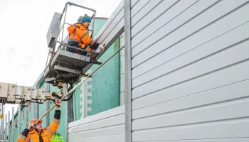 В Москве за год обновили более четырех тысяч &laquo;квадратов&raquo; шумозащитных экранов