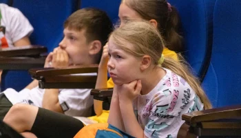 Участники детского клуба &laquo;Лето Побед&raquo; встретились с директором фестиваля &laquo;КиноЕжик&raquo;