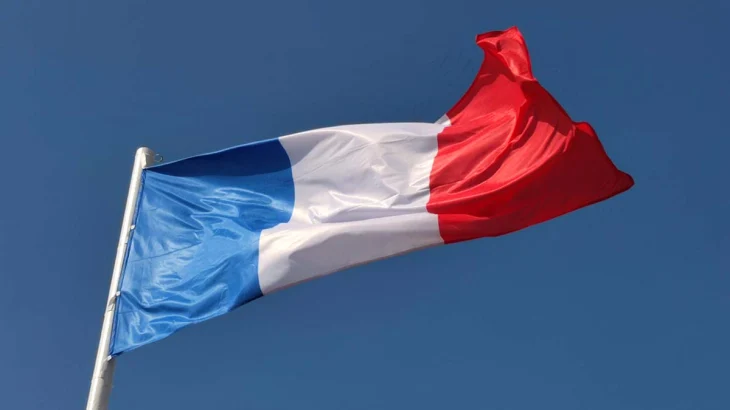 Франция ответила на обвинения в подготовке к передаче ядерного оружия Украине Франция ответила на обвинения в подготовке к передаче ядерного оружия Украине