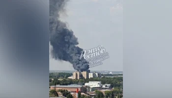 Склад и офисное здание загорелись в Ростове-на-Дону