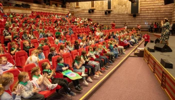 Более 600 детей провели каникулы в детском клубе Музея Победы