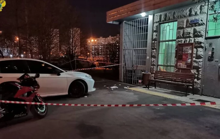 Мужчина скончался после удара ножом из-за спора о парковочном месте в Москве