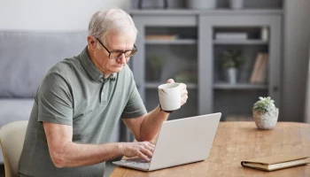 Правительство планирует развивать формат удаленки для пенсионеров