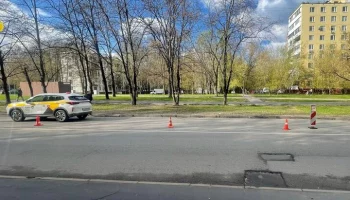 Ребенок пострадал после ДТП с такси в Москве