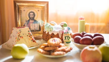 Эксперт Остапкович рассказал, сколько стоит накрыть стол на Пасху в 2026 году