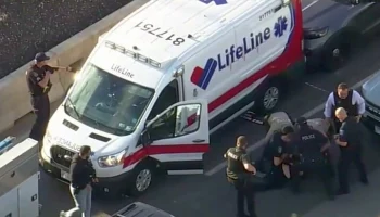 Американец угнал машину скорой помощи с врачом внутри