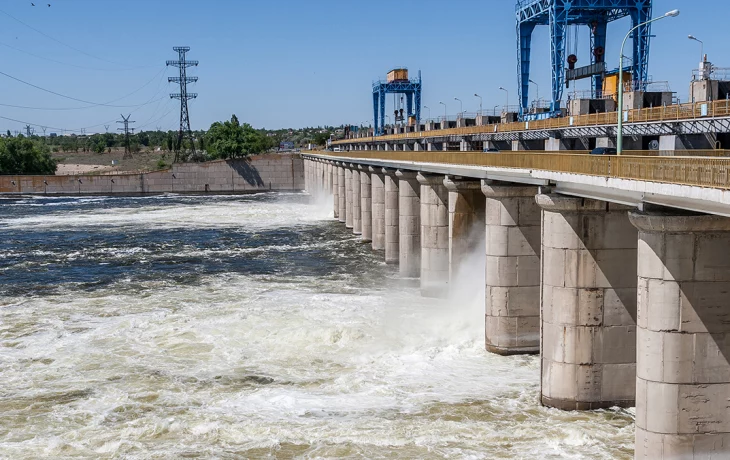 Опубликовано видео ракетного удара ВСУ по Каховской ГЭС Опубликовано видео ракетного удара ВСУ по Каховской ГЭС