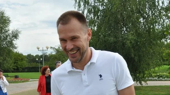 Депутат Валерий Головченко проинспектировал завершение работ по реконструкции спортивного парка «Кра