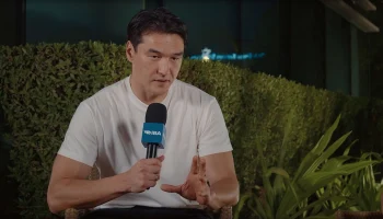 Комик Нурлан Сабуров впервые вышел на связь после депортации