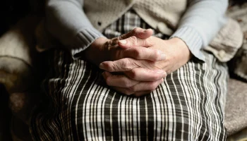 Москвичам напомнили о сервисах, с помощью которых можно найти работу после 60 лет