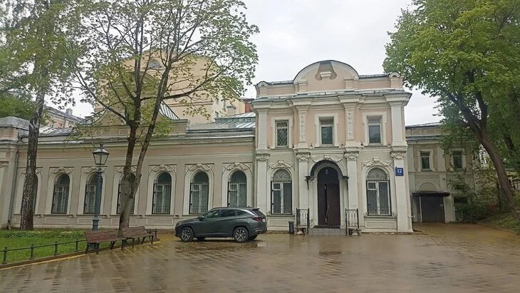 Москва выставила на торги право аренды помещения в усадьбе XIX века