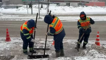 Мосводосток начал очистку водосточной инфраструктуры от наледи